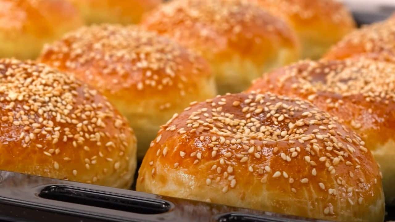 Express-Brötchen zum Frühstück, fertig in 10 Minuten. Lecker, nahrhaft und aromatisch