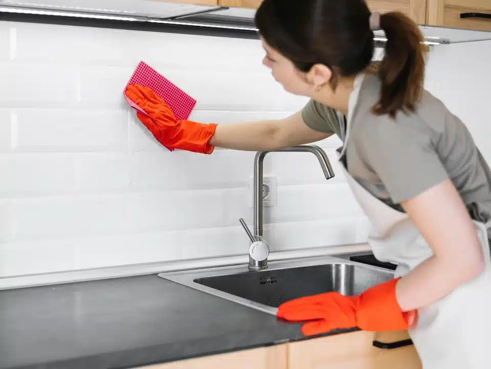 Chemikalien gehören der Vergangenheit an. Es reicht aus, drei Zutaten zu mischen. Küche und Bad werden strahlen.