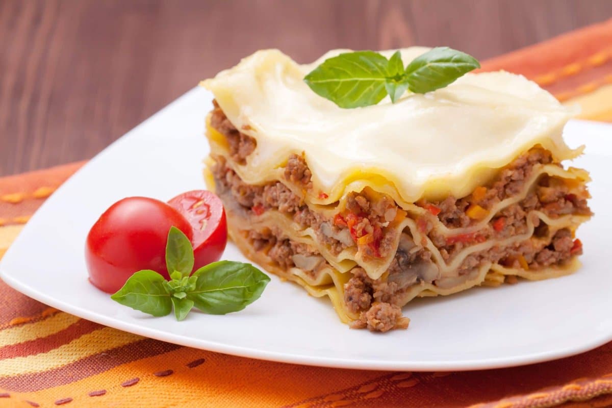 Lasagneblätter: Müssen sie wirklich vorgekocht werden? Ein italienischer Koch verrät die traditionelle Technik.