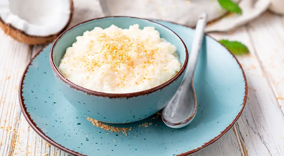 Ich füge es immer meinem morgendlichen Porridge hinzu. Es ist ein guter Energieschub, der den Darm reinigt.