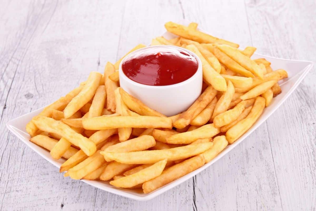 Pommes frites werden immer perfekt knusprig. Es reicht, ein wenig davon ins Öl zu geben
