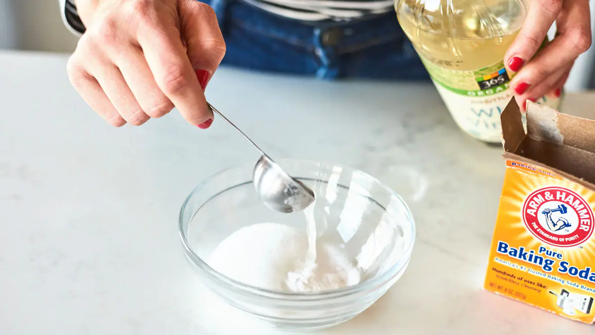 Ein einziges Stück genügt, um den Backofen zu reinigen – und schon ist er wieder hell und duftet angenehm 3 Ein einziges Stück genügt, um den Backofen zu reinigen – und schon ist er wieder hell und angenehm duftend