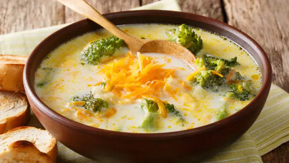 Ich koche diese Suppe fast jede Woche. Mein Schwiegervater kann gar nicht genug davon bekommen.