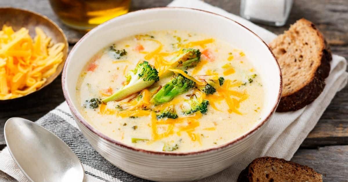 Ich koche diese Suppe fast jede Woche. Mein Schwiegervater kann gar nicht genug davon bekommen.