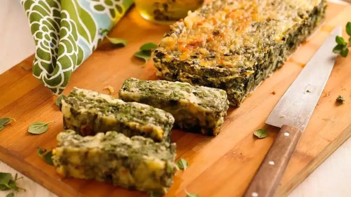 Spinat-Hähnchen-Pudding: ein leckeres, einfaches und nahrhaftes Rezept mit nur 7 Zutaten.