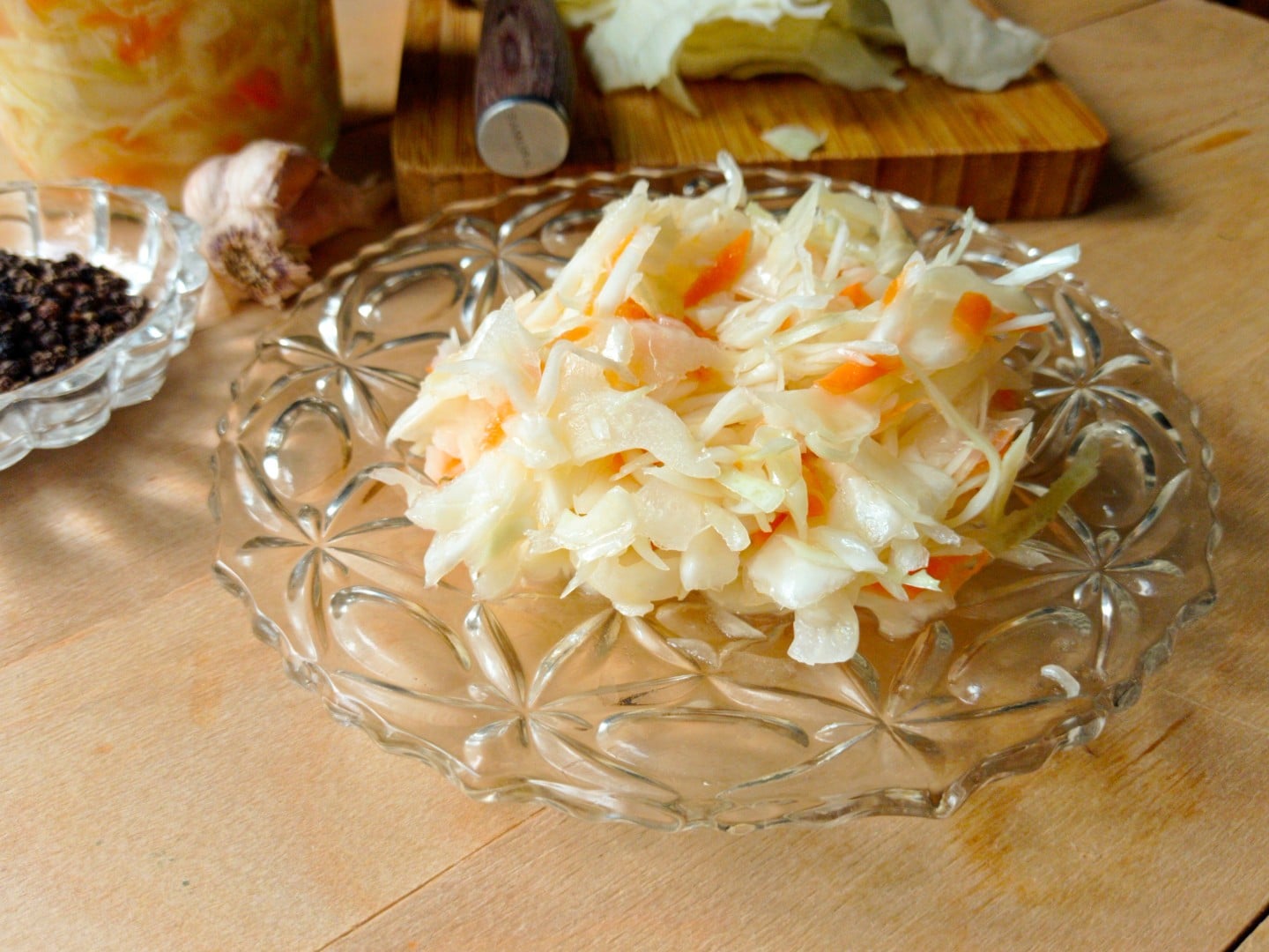 Marinierter Kohl zergeht auf der Zunge – ich füge 1 Gemüse hinzu und der Geschmack ist umwerfend: Wir essen ihn am nächsten Tag