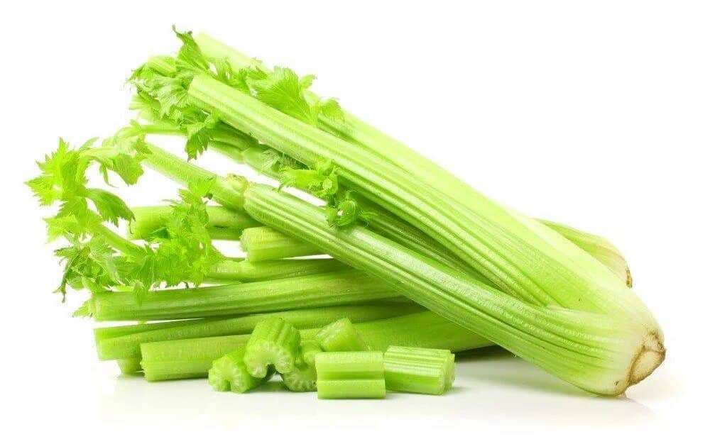 Trinken Sie 15 Minuten vor dem Essen. Dieser saure Saft hilft beim Abnehmen und gibt Energie.