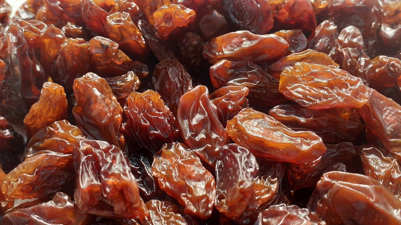 Ich esse eine Handvoll und möchte keinen Schokoriegel. Es scheint ein gewöhnlicher Snack zu sein, aber er sättigt und gibt Energie.