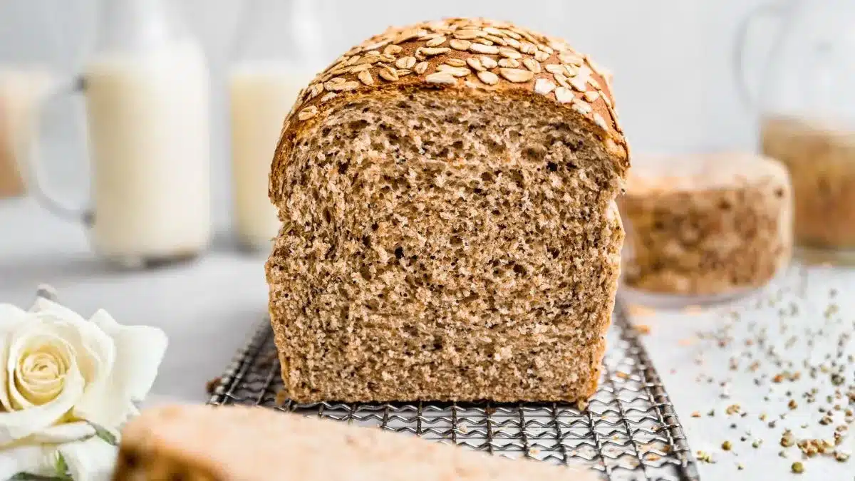 Diät zum Abnehmen: Wie man mit nur 6 Zutaten fluffiges Vollkornbrot backt.