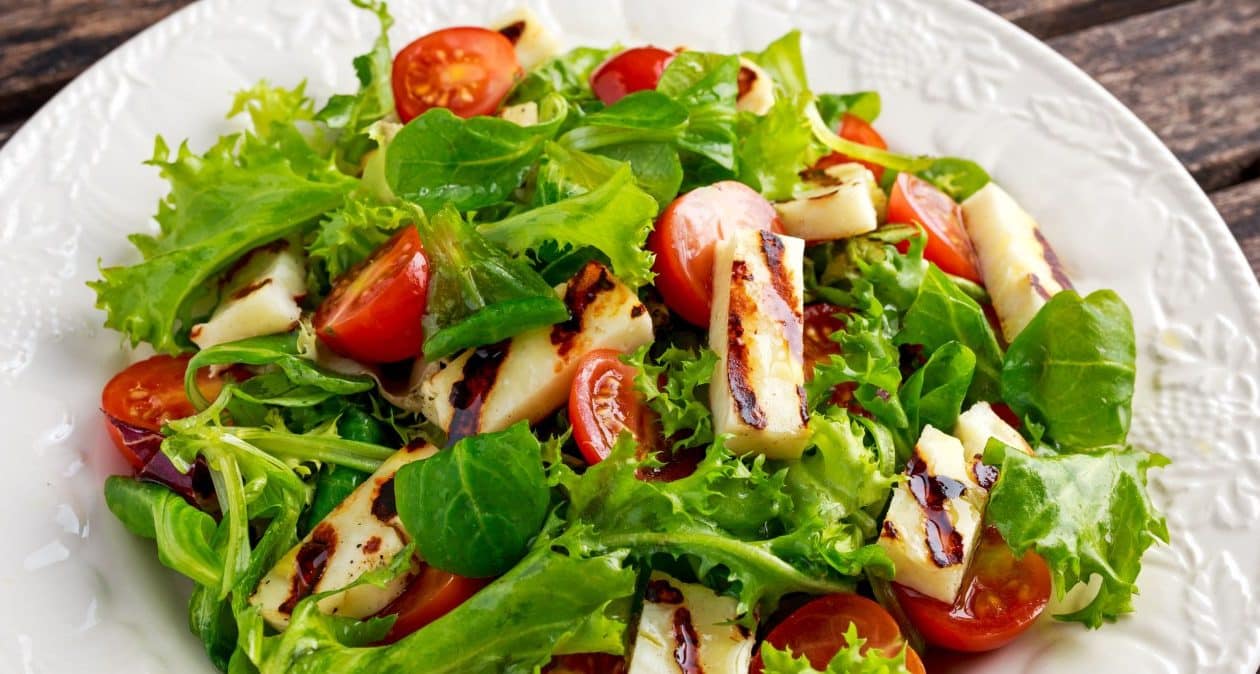 Dieser Käse unterstützt Muskeln und Knochen. Senioren sollten auf ihn achten