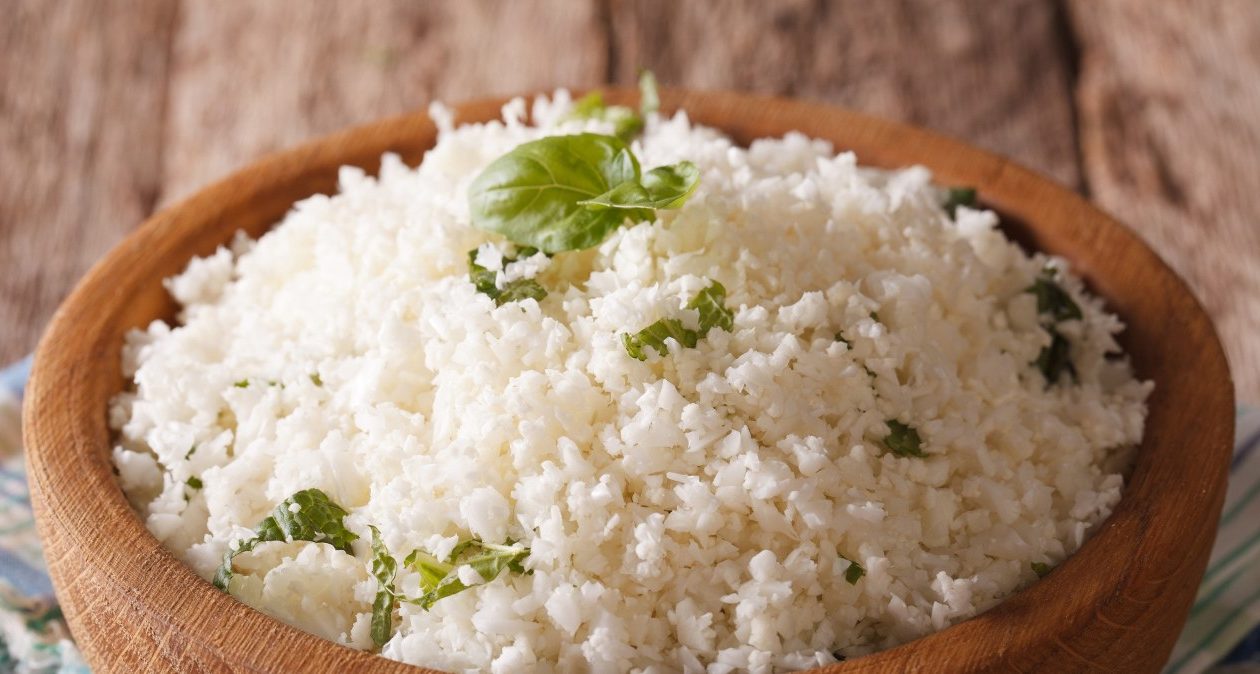 Machen Sie gesunden Reis aus dem Lieblingsgemüse der Polen. Es hat viele Ballaststoffe, wenig Kalorien, perfekt für eine Diät