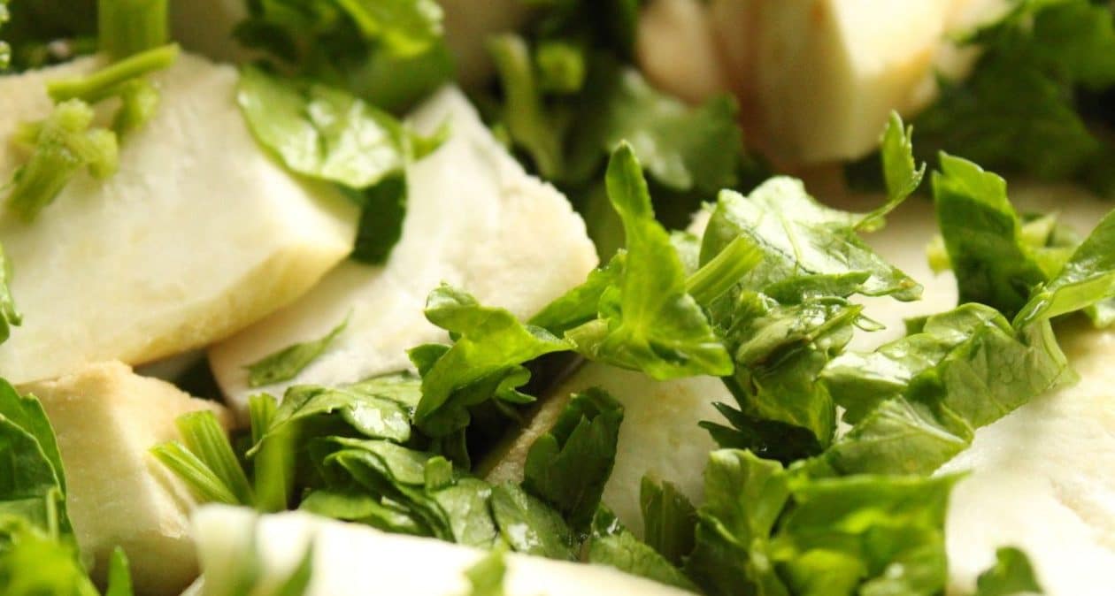 Ein Gemüse voller Geheimnisse, das in der Küche kaum geschätzt wird. Für Schnitzel, Pommes, Salate