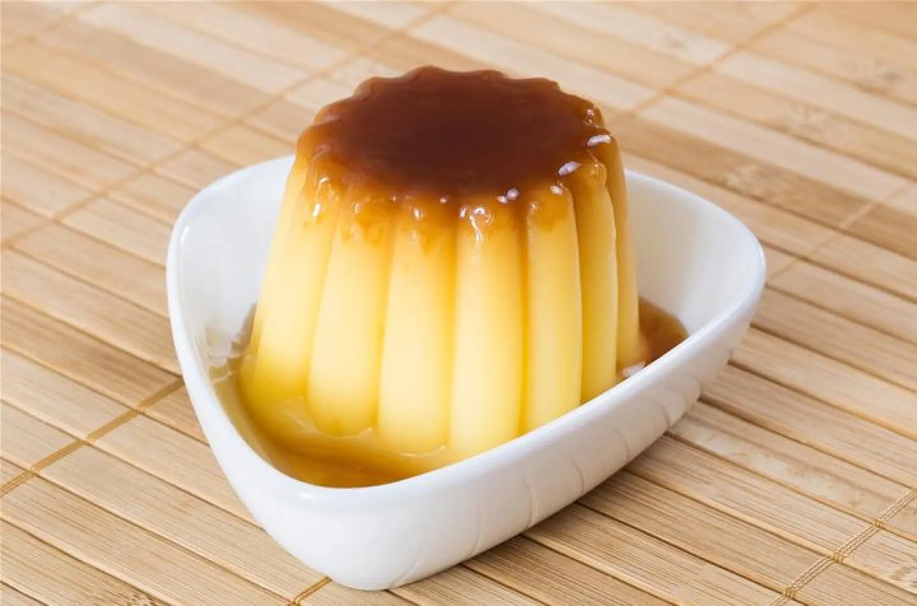 Wie macht man hausgemachten Pudding ohne Puddingform, damit er perfekt wird?