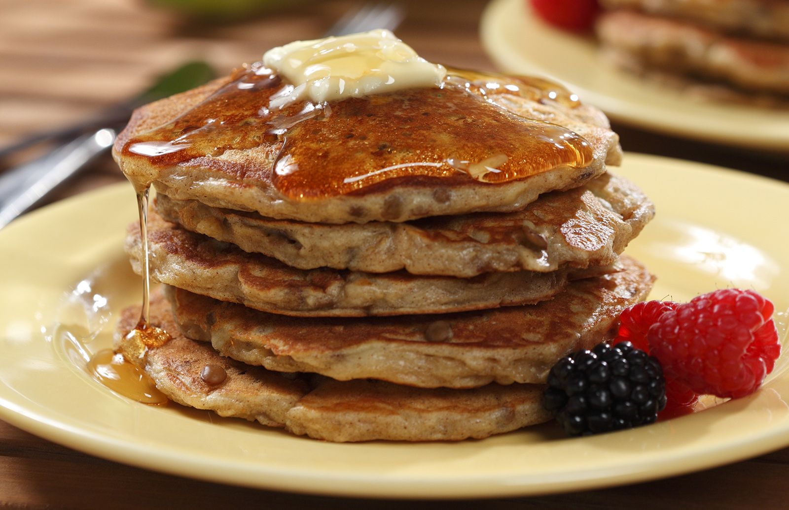 Ohne Mehl und Zucker: So bereiten Sie in wenigen Minuten Haferpfannkuchen mit Kakao zu