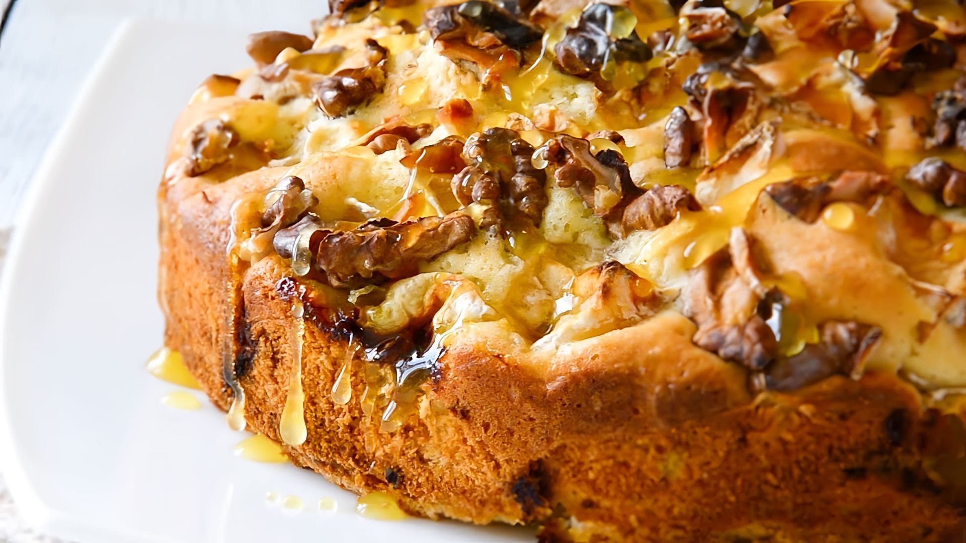 Der perfekte Herbstkuchen. Wie man einen fantastischen Apfelkuchen mit Nüssen macht