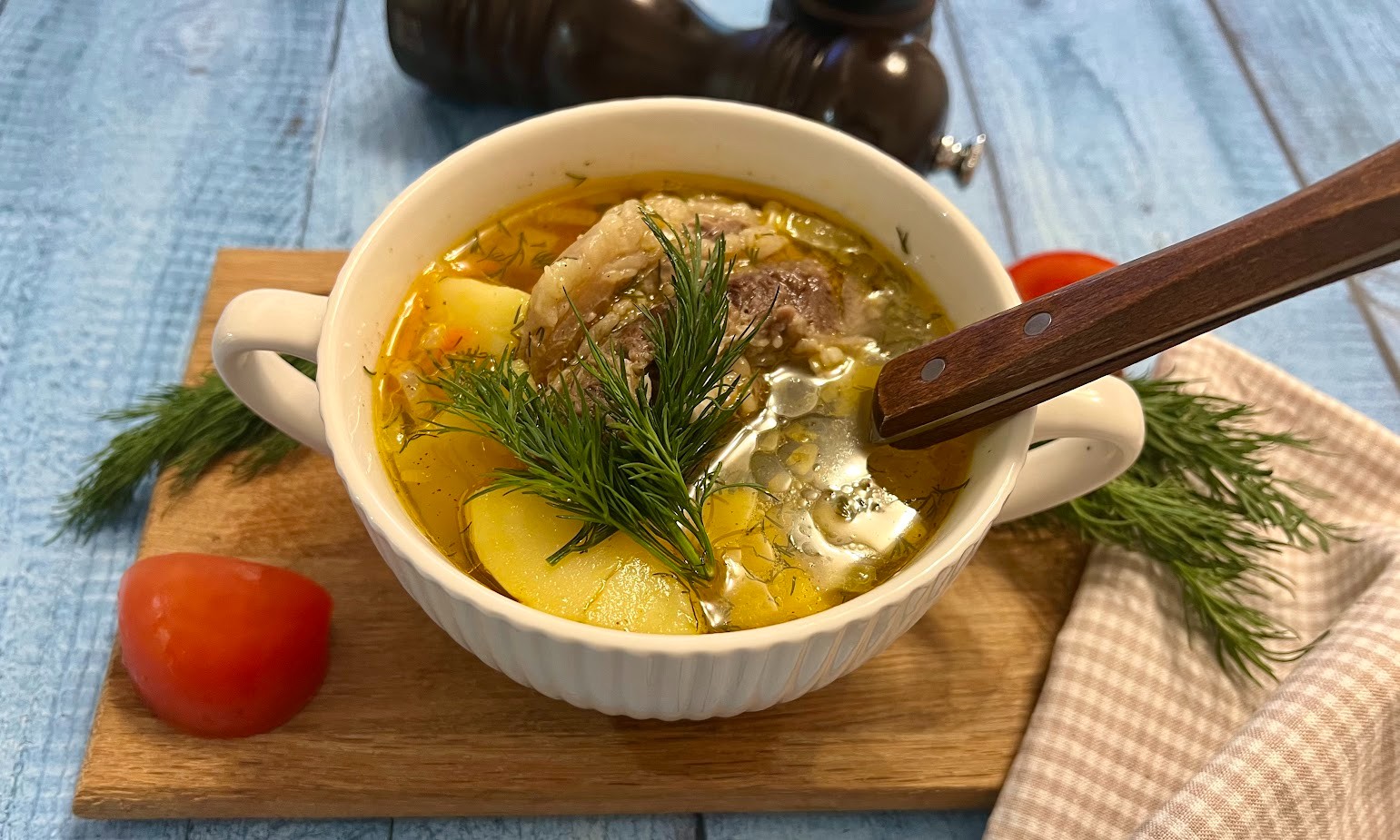 Die beste Gurkensuppe der Welt. Es schmeckt wie bei Mama