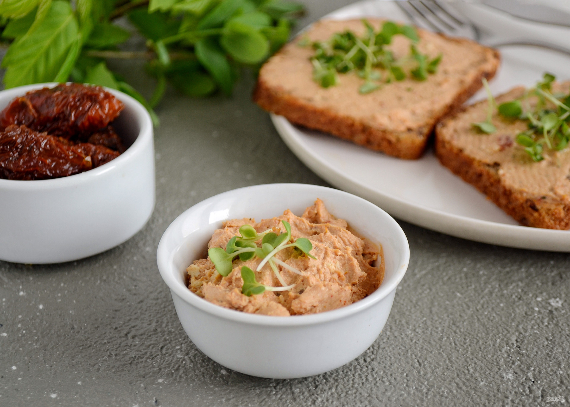 Diese Paste schmeckt ähnlich wie Eierlikör. Ich mache es mit einfachen Zutaten in 5 Minuten und es verschwindet immer als Erstes.