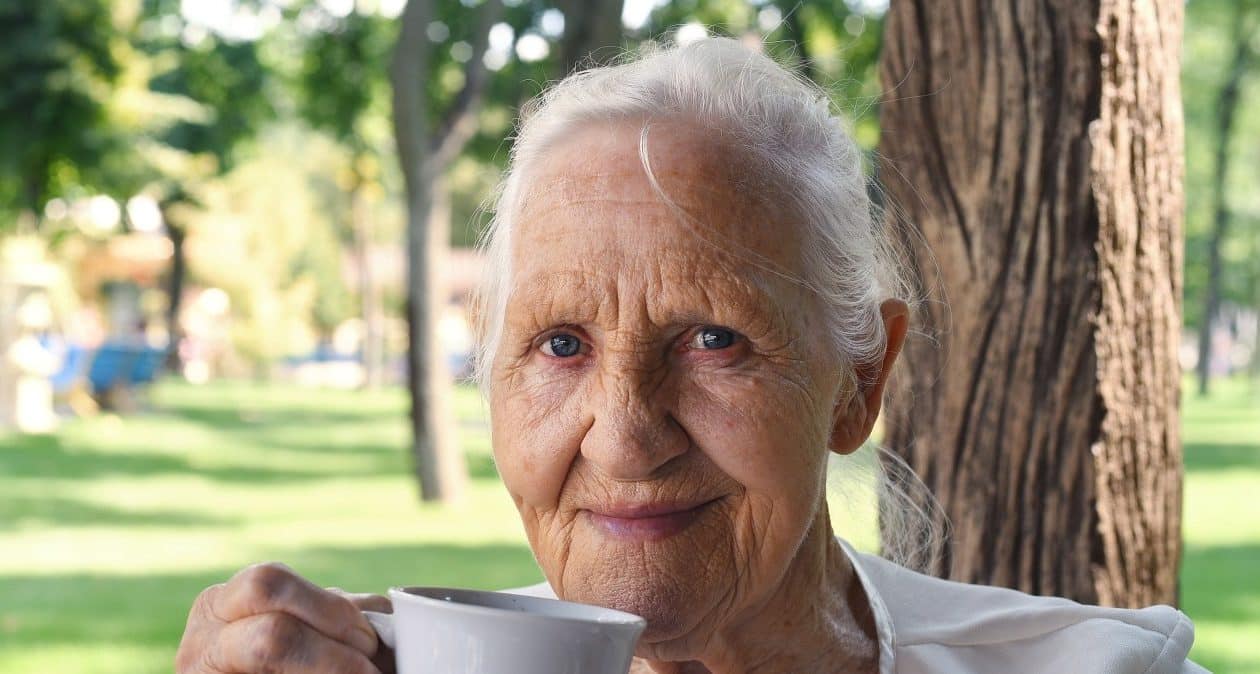 Senior, trinke 2 Gläser pro Woche. Die Blase funktioniert wie ein Uhrwerk