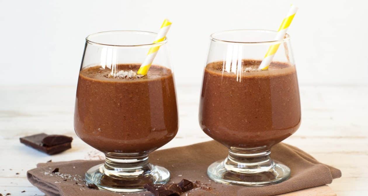 Ein Espresso bringt Sie morgens schneller wach. Es macht lange satt, gibt Energie und fördert die Konzentration