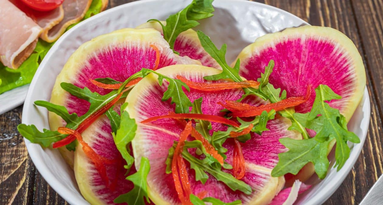 Als Snack knuspern, zu Salaten oder schwer verdaulichen Gerichten hinzufügen. Verbessert die Sehkraft, schützt Leber und Herz